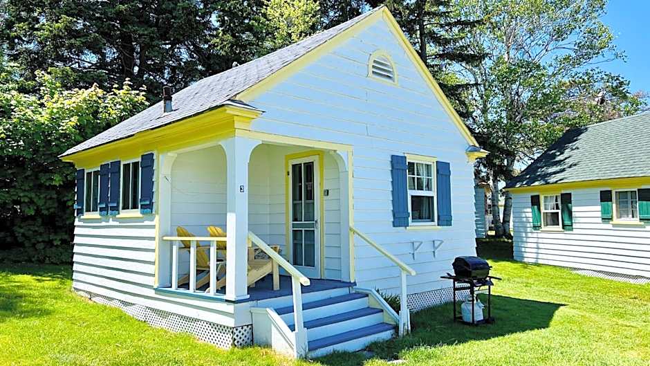 Green Gables Bungalow Court