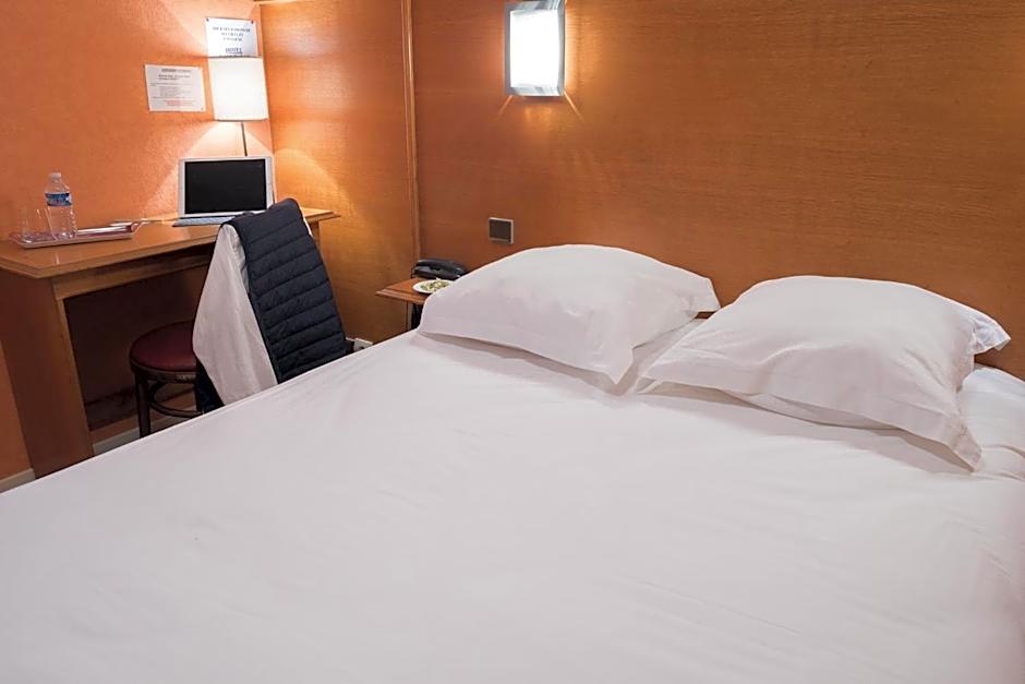 Hotel Restaurant SPA "Le Relais Des Moines - Logis de France"