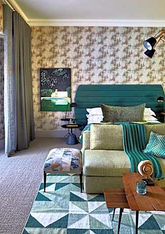 Junior Suite with Mountain View