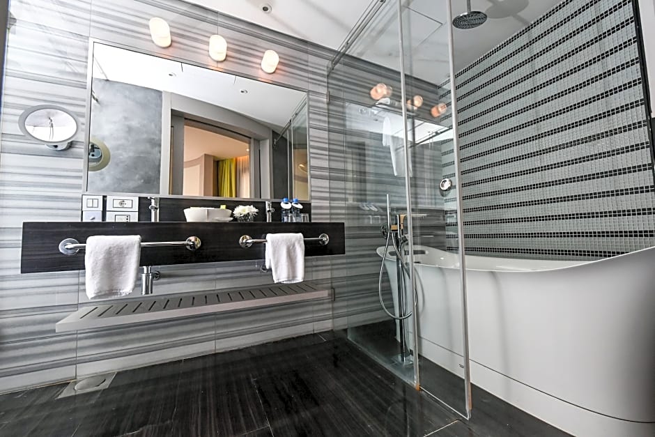 Le Bristol Hotel