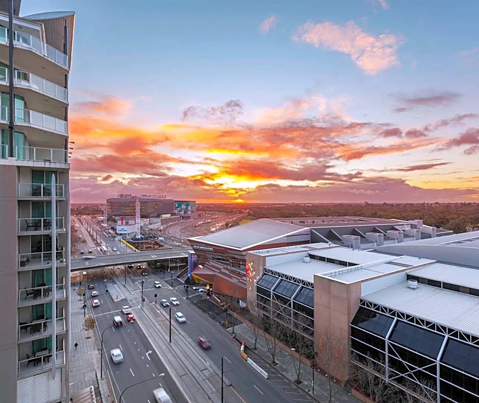 Oaks Adelaide Horizons Suites