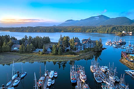 Waters Edge Shoreside Suites