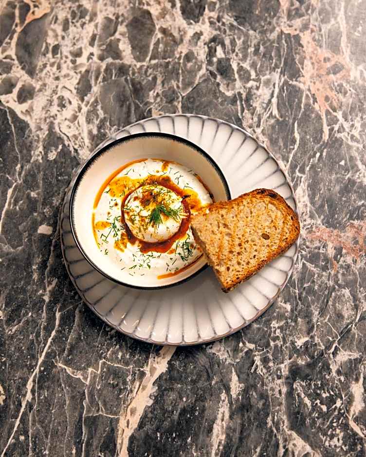 Kai 36 - Hotel zwischen Fels und Fluss