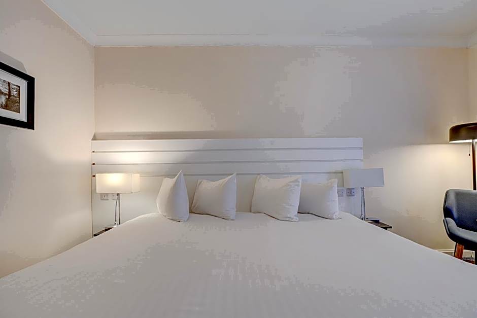 Sunday London Staines-upon-Thames Heathrow T5