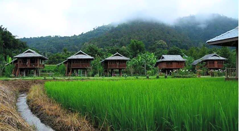 Lhongkhao Samoeng by Chi Villa