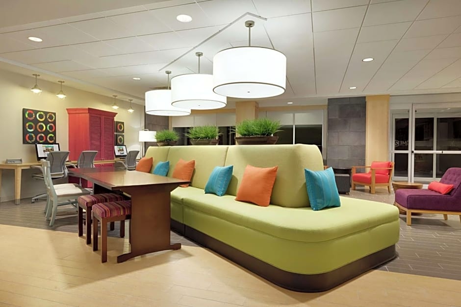 Home2 Suites by Hilton Minneapolis / Roseville, MN