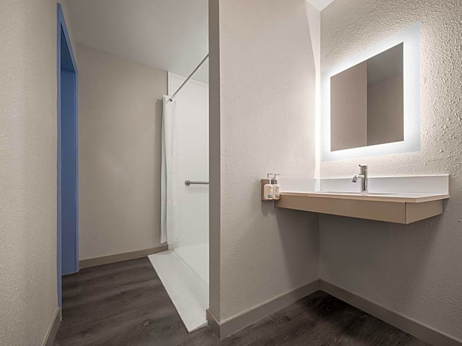 Garner Hotel Greenville East by IHG