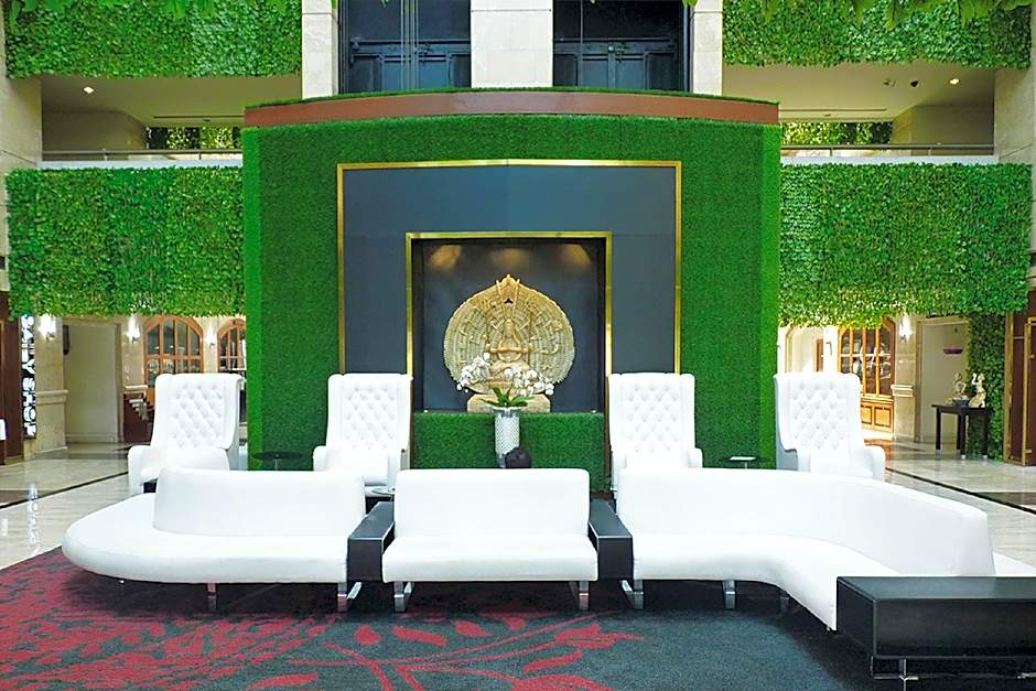 Surabaya Suites Hotel Powered by Archipelago