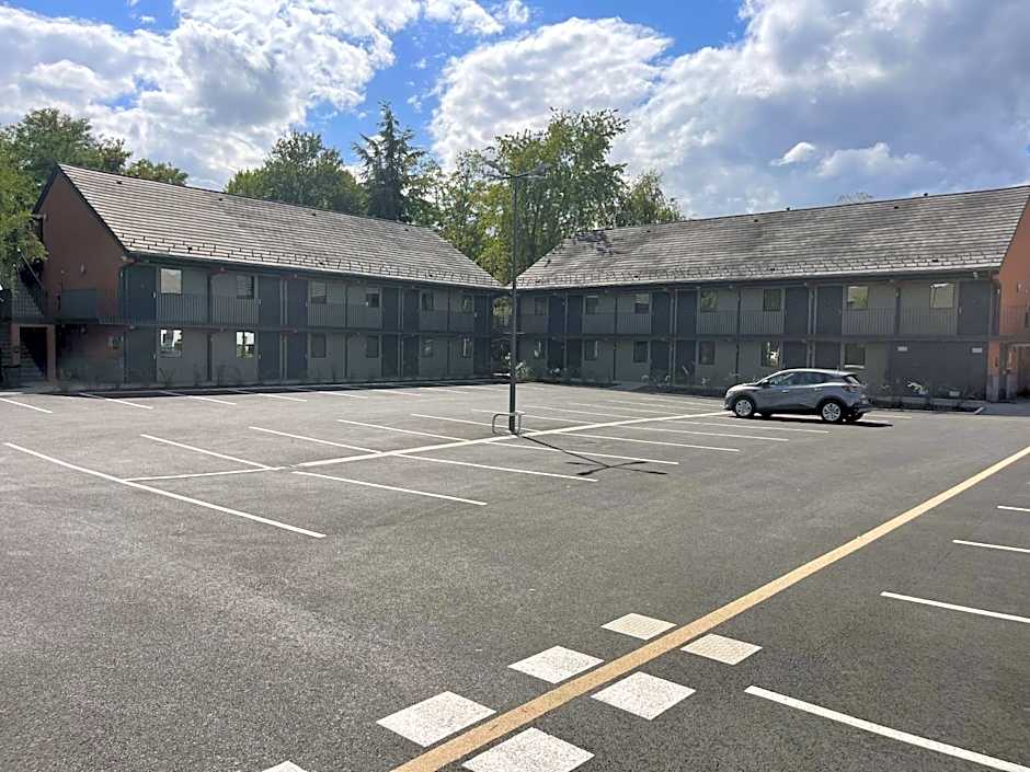 Campanile NATURE - Clermont-Ferrand Nord Riom