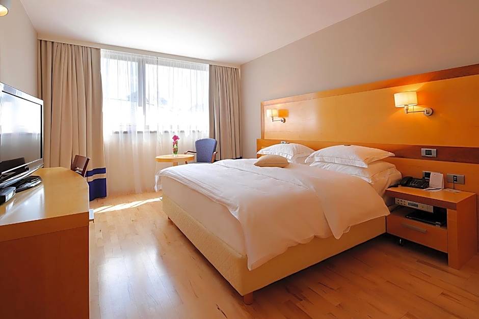 Photo 1 of 7 of Double Room
