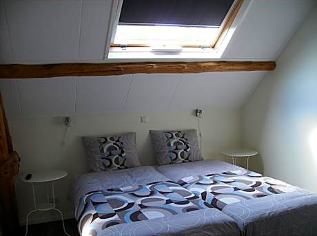 Twin Room with Private Bathroom