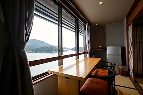 Japanese-Style Room