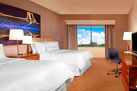 Traditional Double Room with Two Double Beds and Adapted Tub - Mobility Accessible