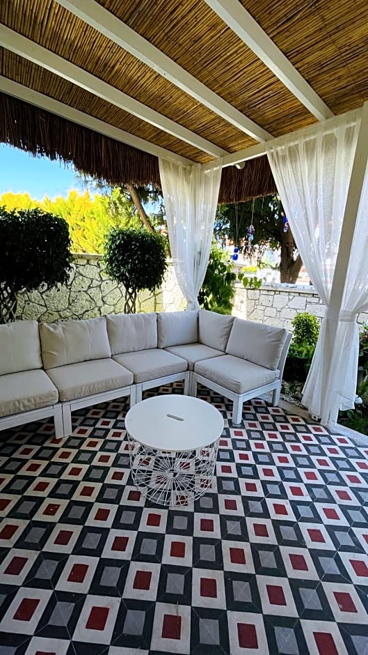 Ella Alaçatı Otel