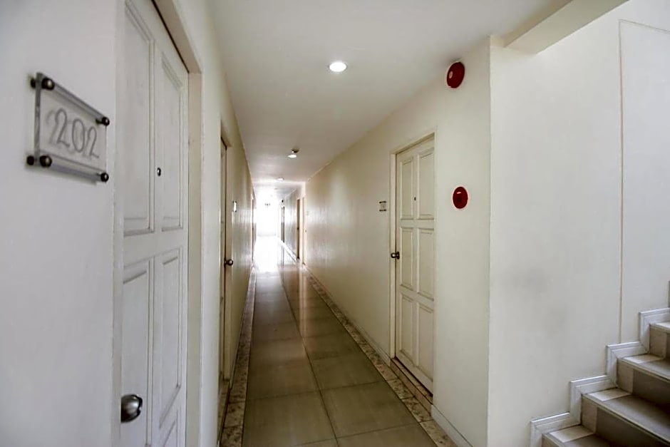 Mee sook Hotel and Residence