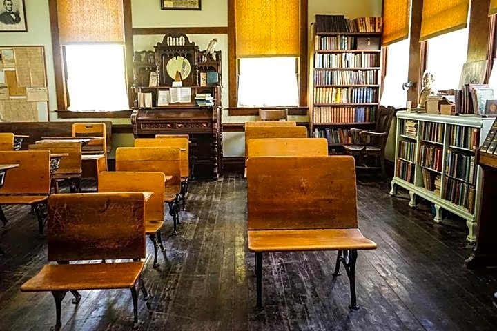 Clarion Hotel & Suites Williston