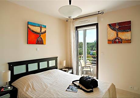 Superior Two-Bedroom Apartment (6 Adults)