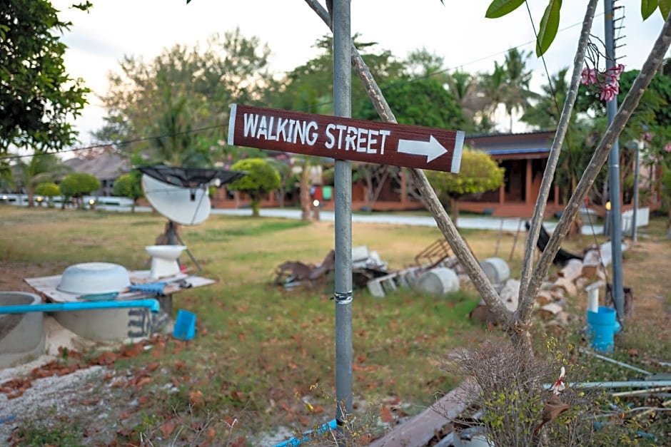 walking street hostel by new wave