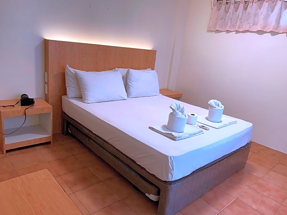 Fat Jimmy's Hotel Boracay