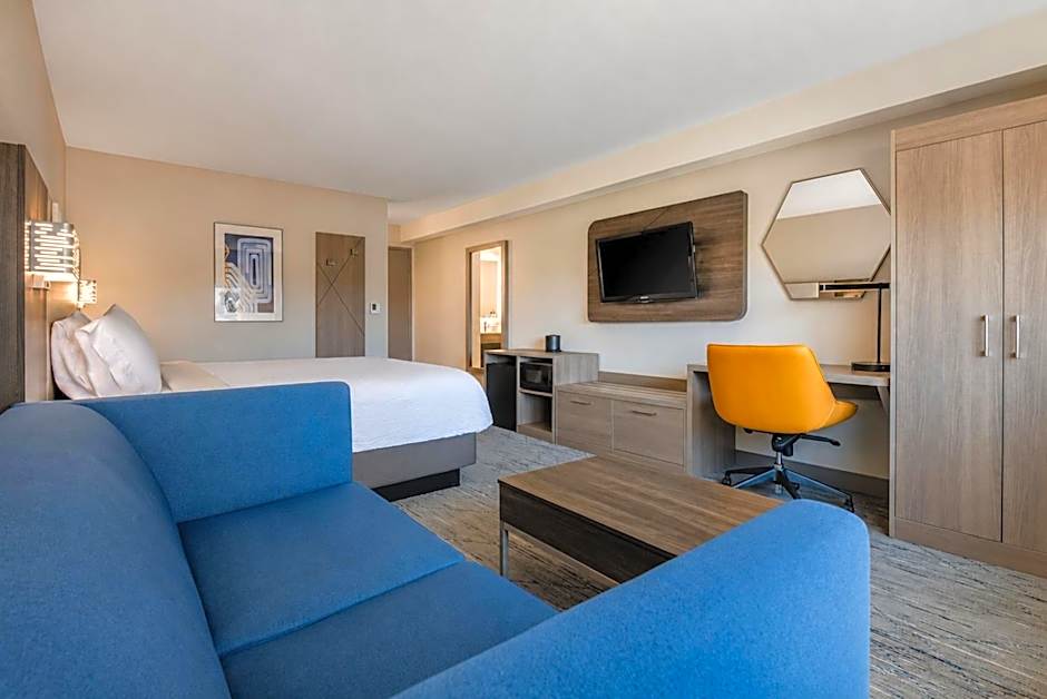 Holiday Inn Express San Diego South - National City By IHG