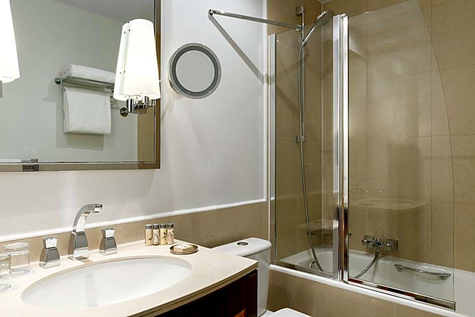 Renaissance by Marriott Paris Vendome Hotel