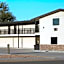 Boarders Inn & Suites by Cobblestone Hotels - Syracuse