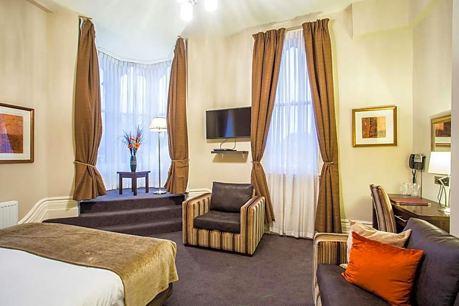 The Duke of Edinburgh Hotel & Bar