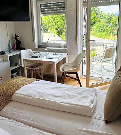 Doppelzimmer-Deluxe-Eigenes Badezimmer-Balkon