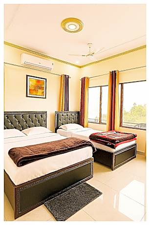 Goroomgo Anjali Home Stay Deoriatal Uttarakhand