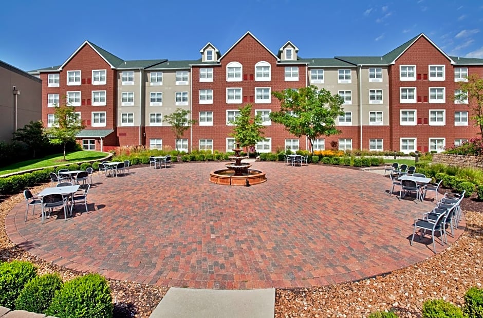 Holiday Inn Express Hotel & Suites St. Louis West-OFallon By IHG