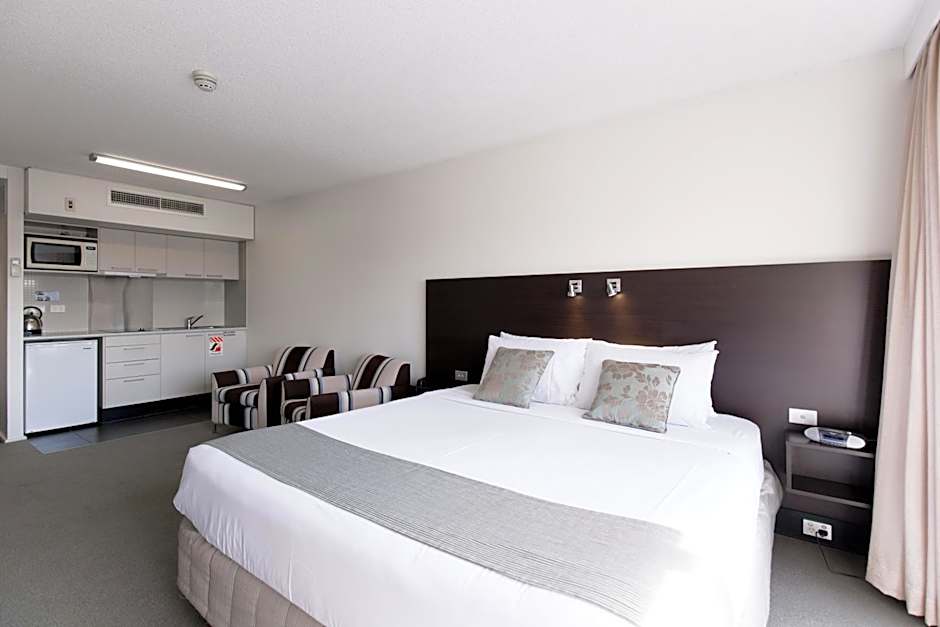 St Ives Motel Apartments