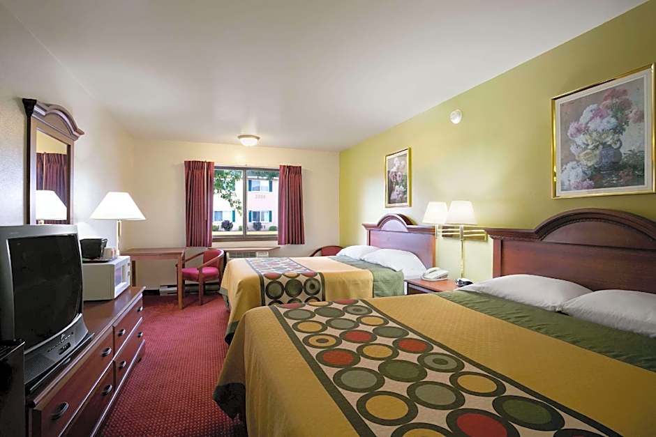 Super 8 by Wyndham Eau Claire WI