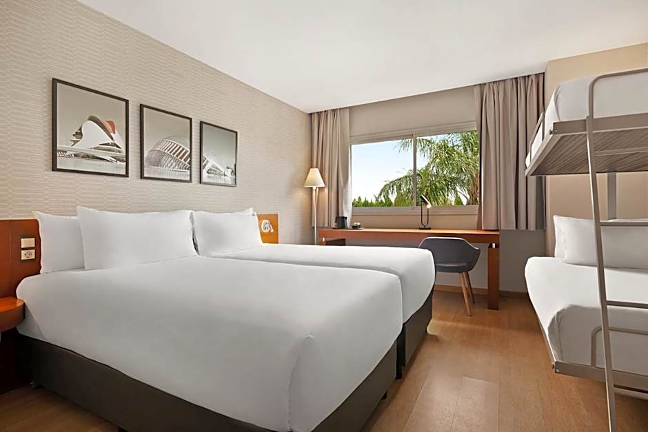 Ramada by Wyndham Valencia Almussafes