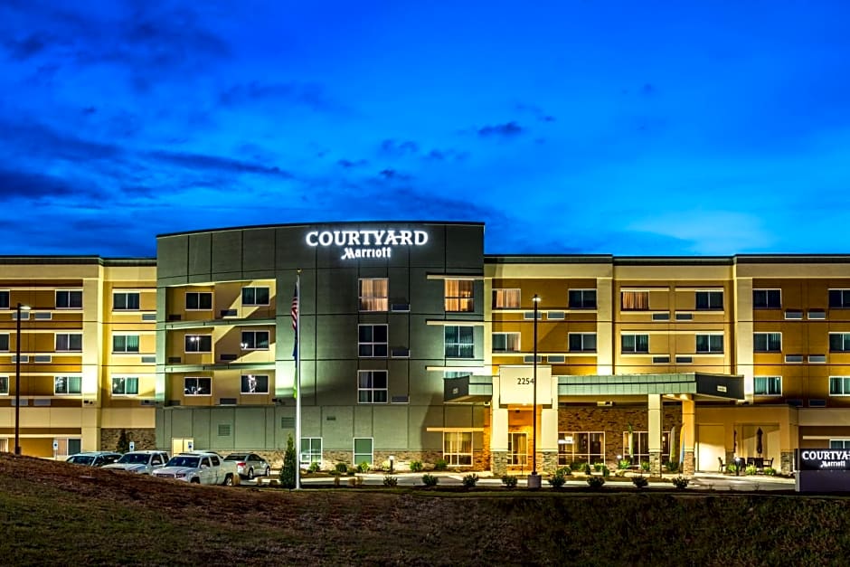 Courtyard by Marriott Somerset