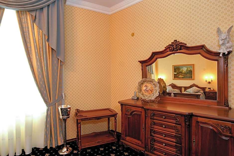 Grand Hotel London