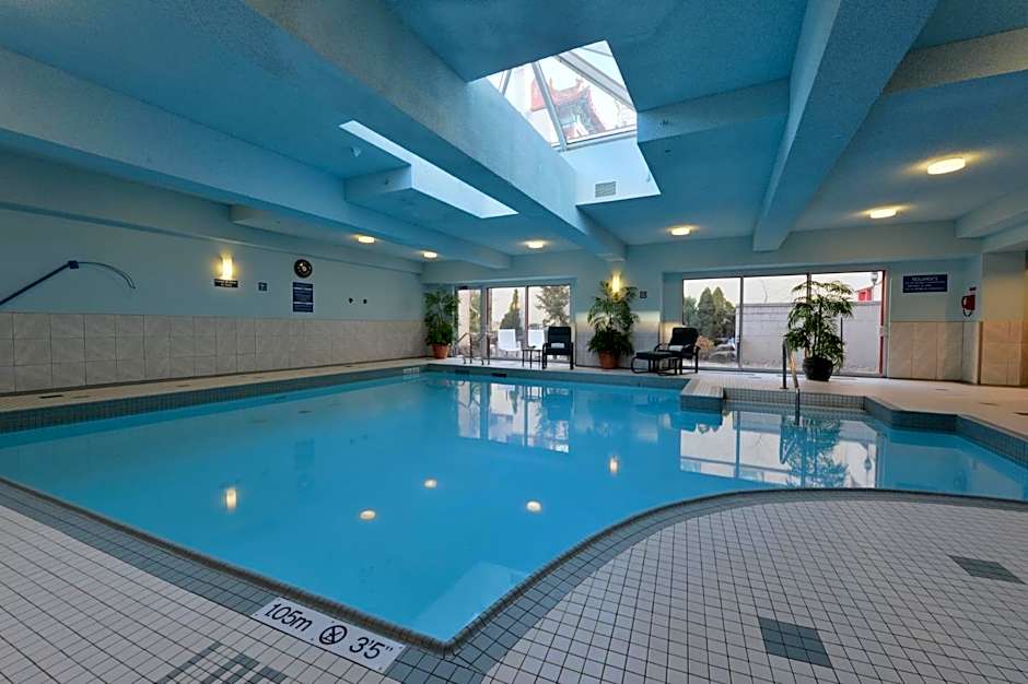 Holiday Inn Montreal Centre Ville Downtown By IHG