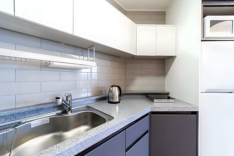 CozyCove Boutique Hotel