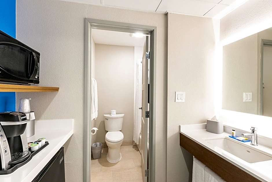 Holiday Inn Express Anaheim West By IHG