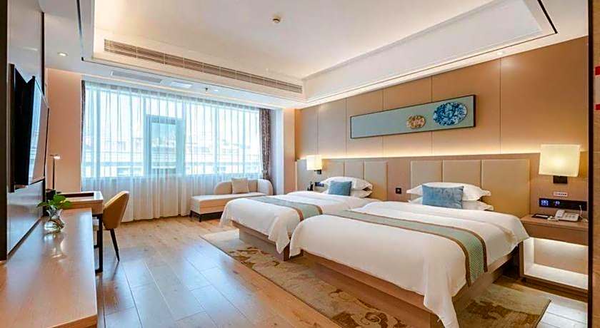 GreenTree Eastern Dali Railway Station Hotel