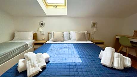 Deluxe Room (2 Adults + 1 Child)