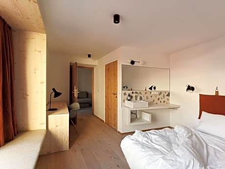 Deluxe Apartment (1 King Bed and 1 Queen Sofa Bed)