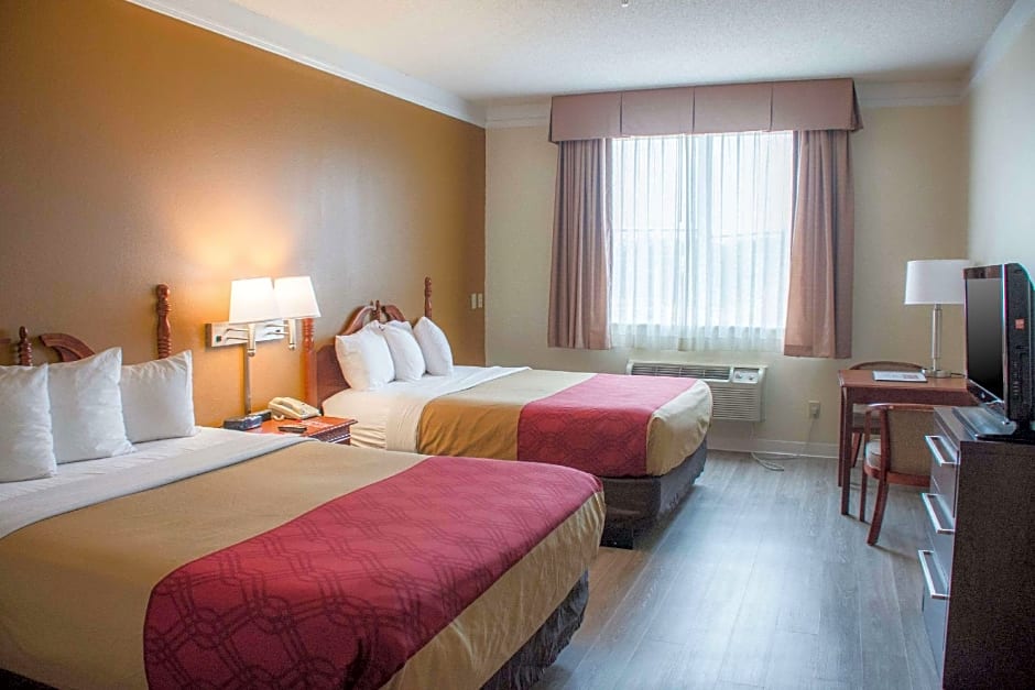 Econo Lodge Inn & Suites Douglasville
