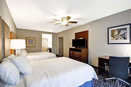 One-Bedroom Queen Suite with Two Queen Beds - Non-Smoking