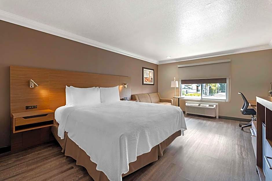 Best Western Plus Newport Mesa Inn