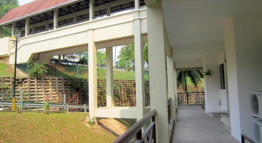 Paradise Lagoon Apartment