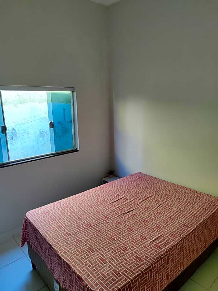 Casa espaçosa em frente à pracinha