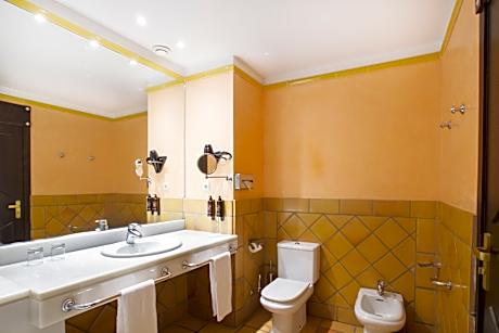 SEA VIEW 2 ADULTS + 1 CHILD