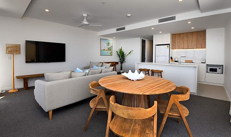 X Kirra Apartments