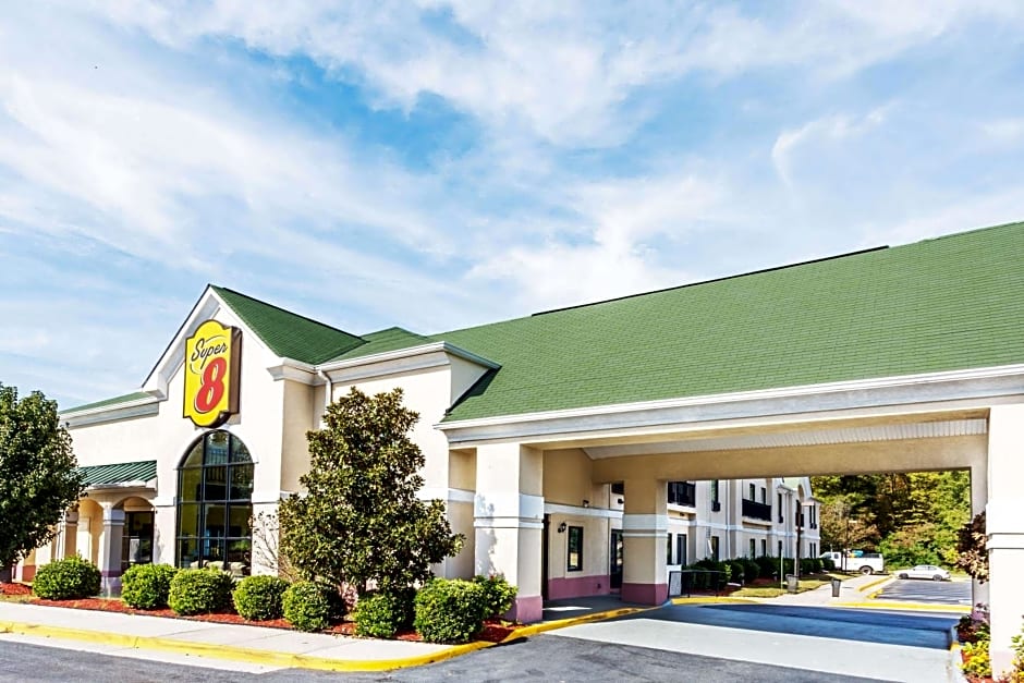 Super 8 by Wyndham Hull Street Midlothian Richmond Area