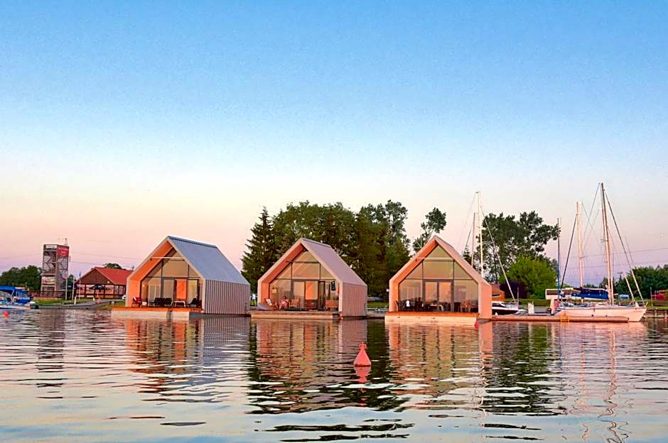 Domy na Wodzie na Mazurach